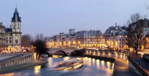 Seine-nuit-|-740x380-|-©-Thinkstock