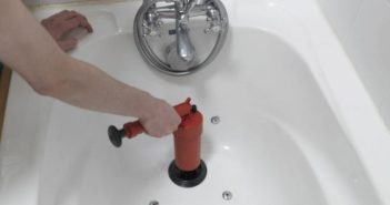 Déboucher une baignoire nos astuces